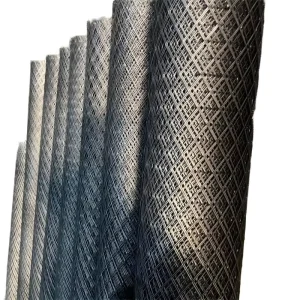 PVC-Coated Chain Link Fence Wire Mesh Rolls for Garden and Backyard Security Fencing