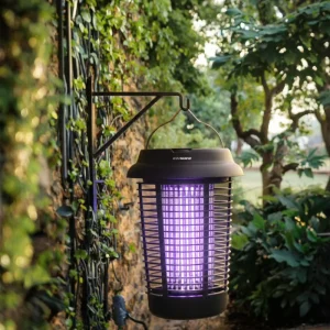 Solar Panel Built in Battery Outdoor Bug Zapper with Strong 4000V Electric Grid Electric Shock Fly Pests Energy Saving