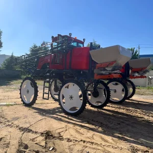 Tractor Selfpropelled Boom Sprayer Agricultural Machinery Paddy Fields Sprayer Fumigation Sprinkler Engine Gearbox Ceramic
